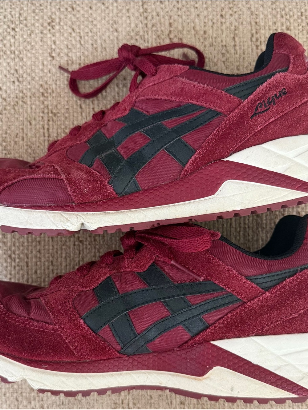 ASICS Lyte Series women’s Burgundy Running Sneakers